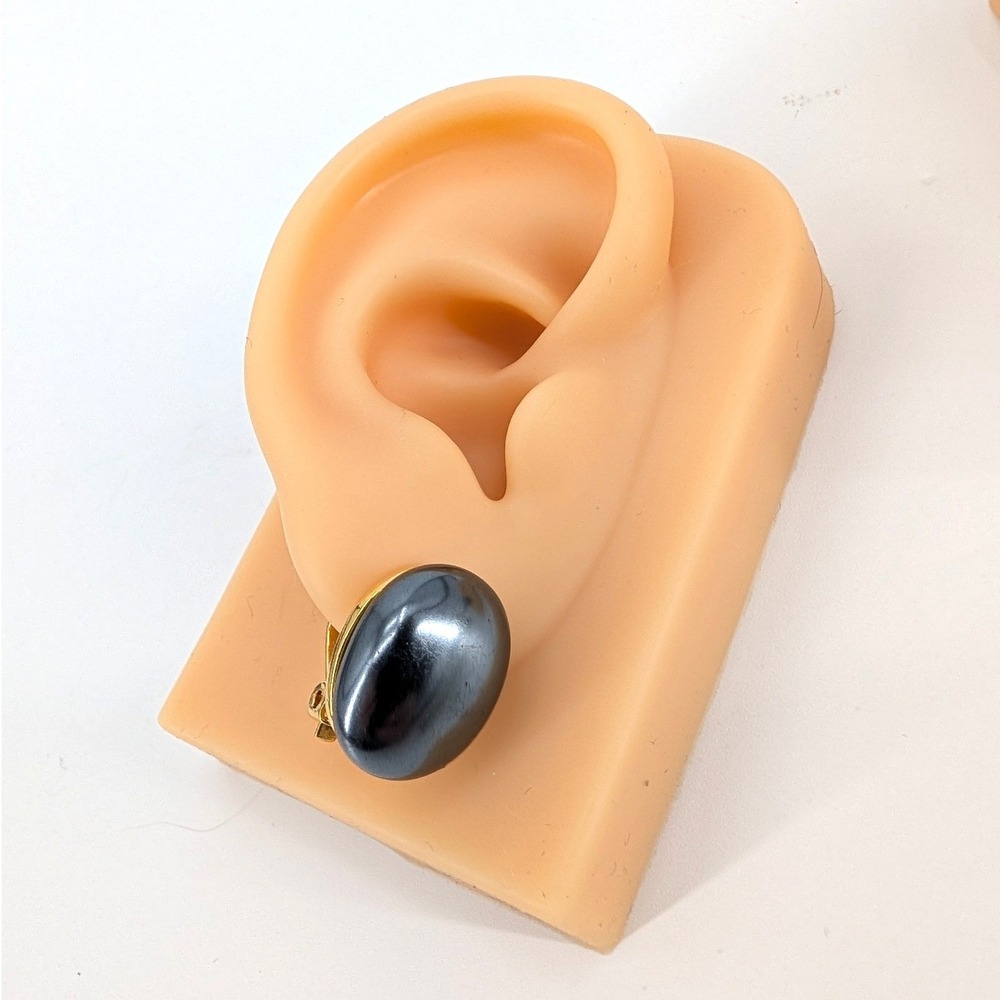 Carolee Minimalist‎ Hematite Oval Clip On Earrings Gold Tone Vintage Studs